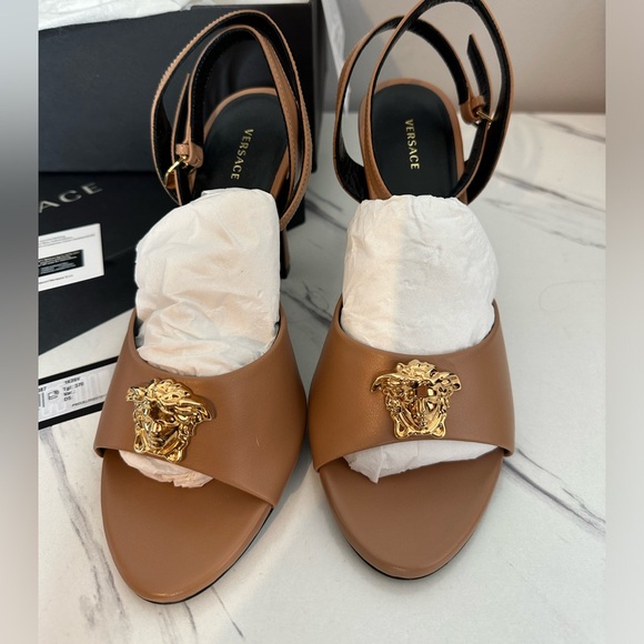 Versace Pumps - Picture 2 of 9